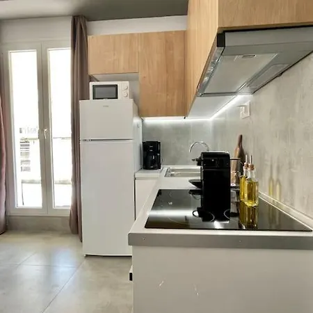 Apartment Domus With Wonderful Balcony