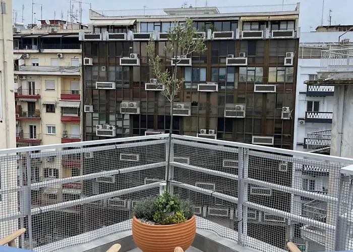Domus With Wonderful Balcony شقة