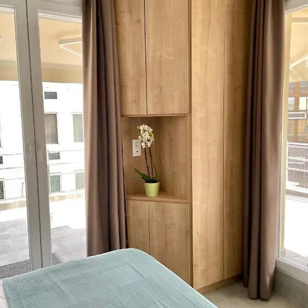 Domus With Wonderful Balcony סלוניקי