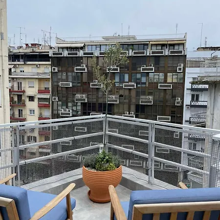 Domus With Wonderful Balcony דירה