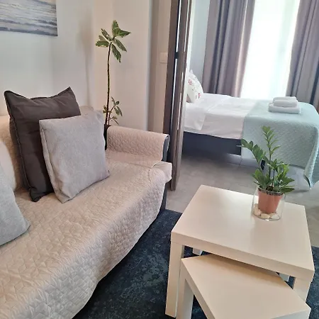 Domus With Wonderful Balcony Appartement